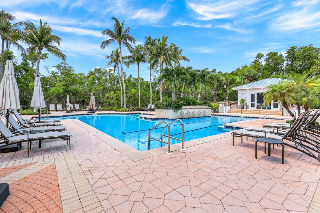 455 Cove Tower Dr #902, Naples, FL 34110