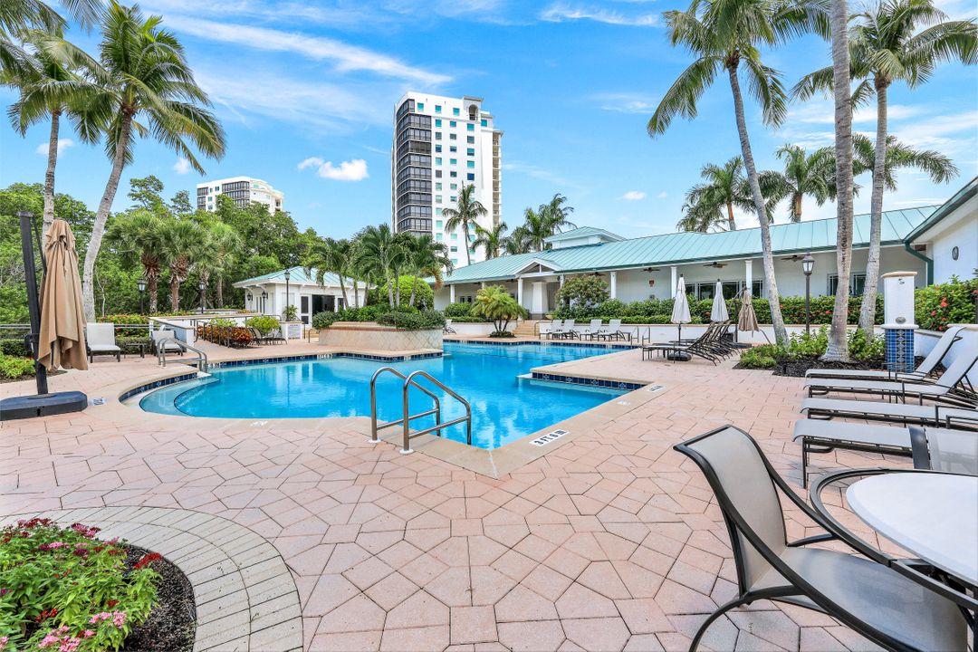 455 Cove Tower Dr #902, Naples, FL 34110