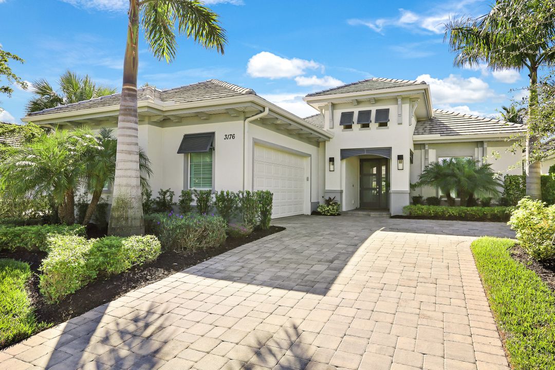 3176 Capistrano Lane, Naples, FL 34114