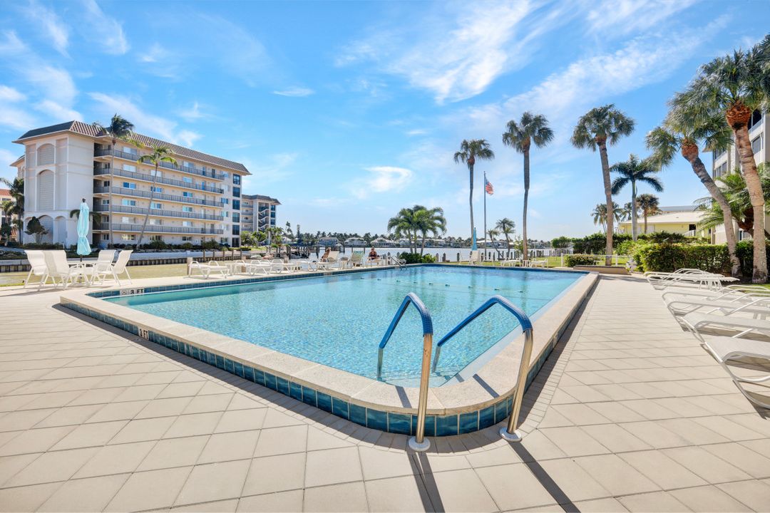 2880 Gulf Shore Blvd N #107, Naples, FL 34103