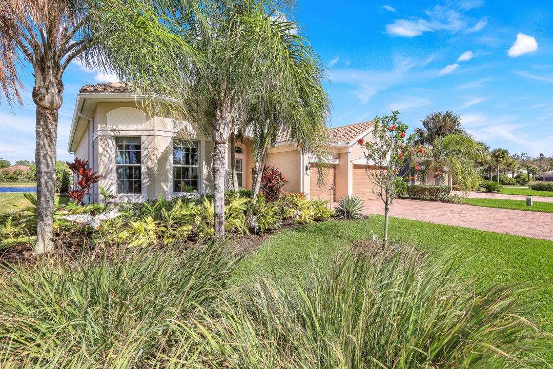 9218 Gypsum Way, Naples, FL 34120