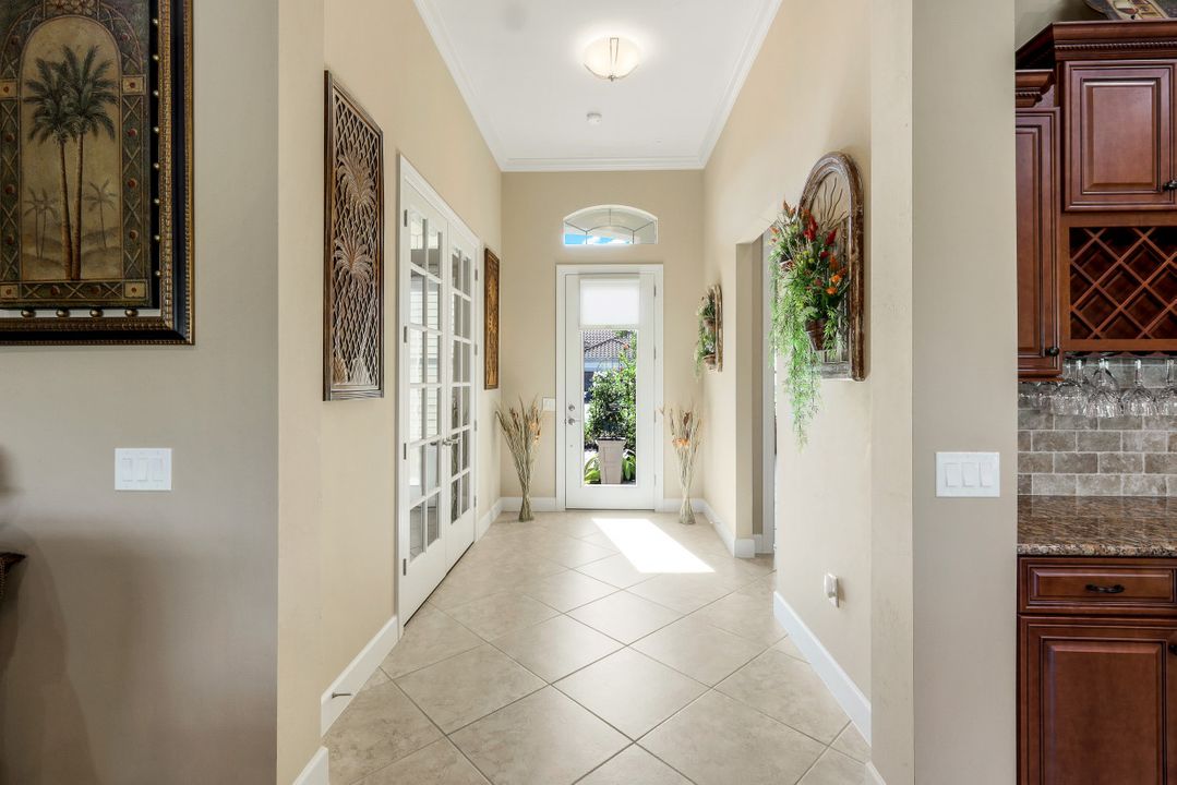 9218 Gypsum Way, Naples, FL 34120