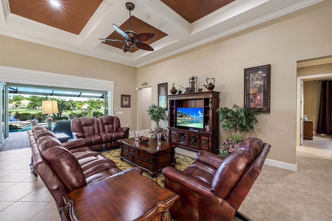 9218 Gypsum Way, Naples, FL 34120