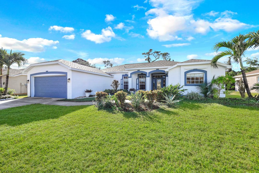 23353 Olde Meadowbrook Cir, Bonita Springs, FL 34134