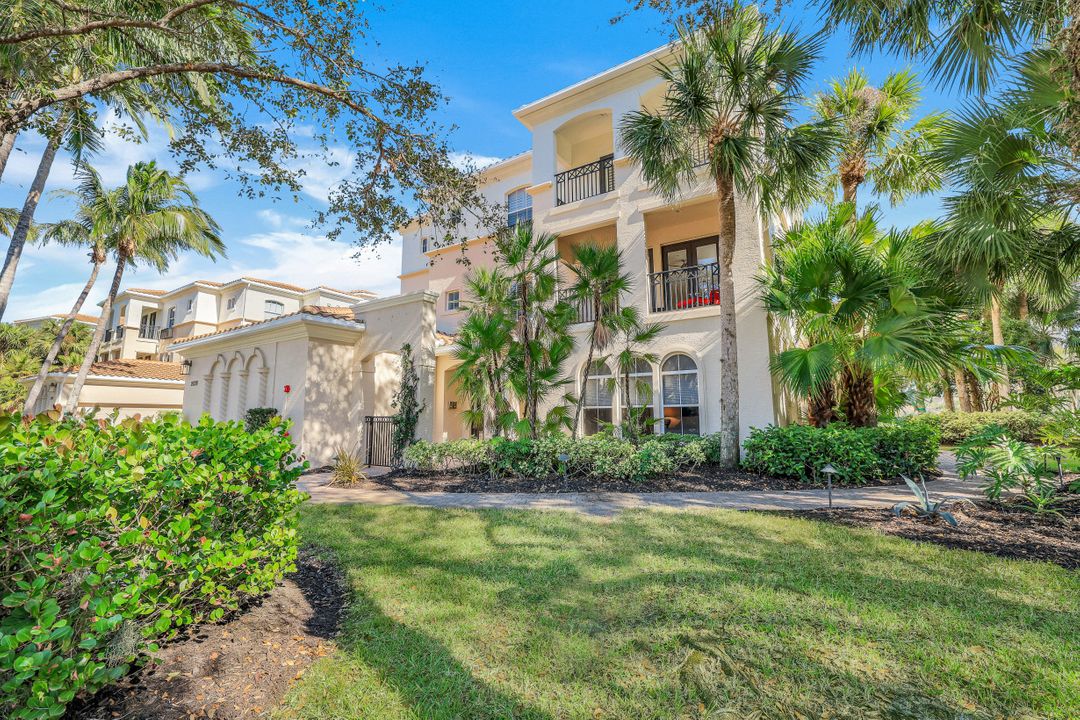 2830 Tiburon Blvd E #101, Naples, FL 34109