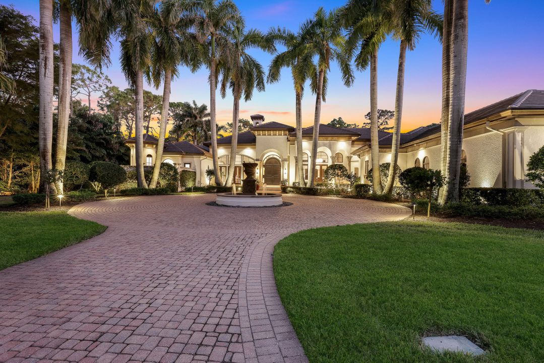 2804 Silverleaf Ln, Naples, FL 34105