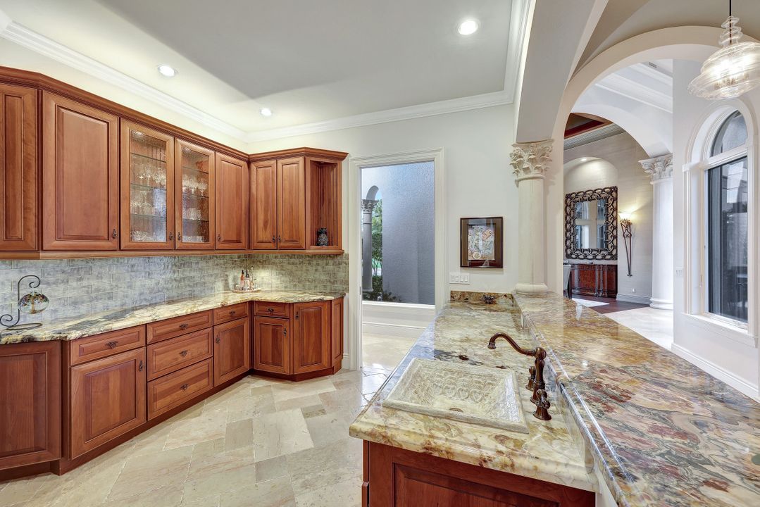 2804 Silverleaf Ln, Naples, FL 34105