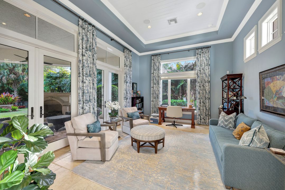 2804 Silverleaf Ln, Naples, FL 34105