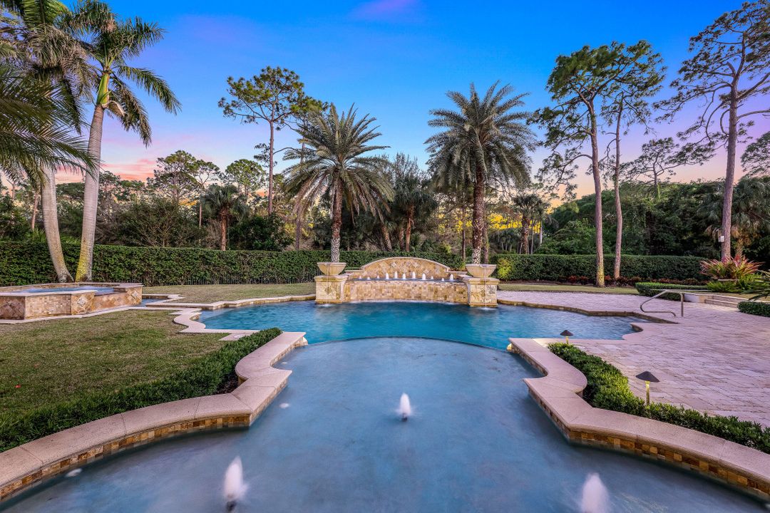 2804 Silverleaf Ln, Naples, FL 34105