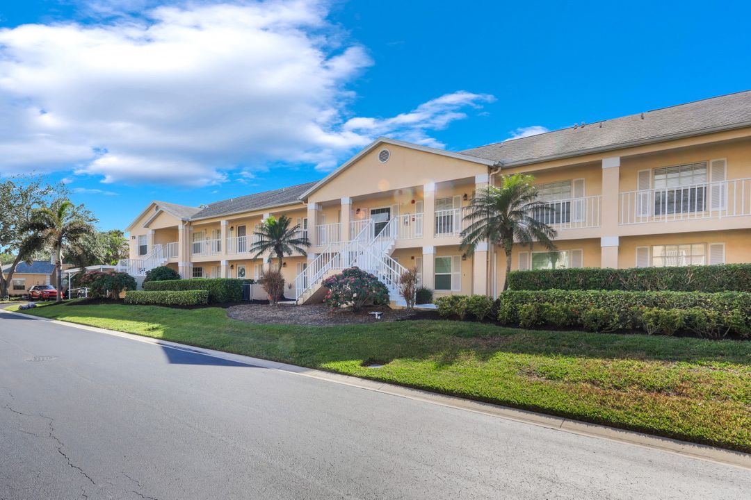 774 Wiggins Lake Dr #203, Naples, FL 34110