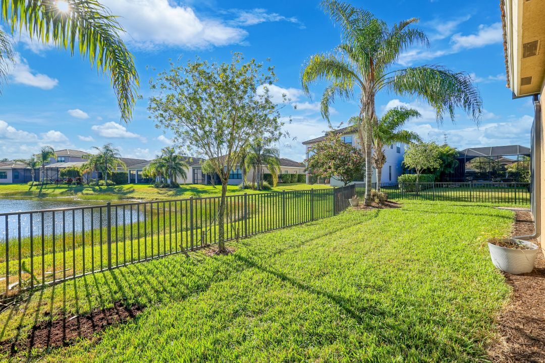 11727 Kati Falls Ln, Fort Myers, FL 33913