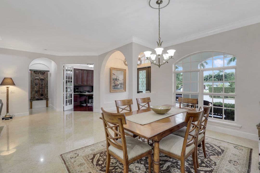 540 Orchid Dr, Naples, FL 34102