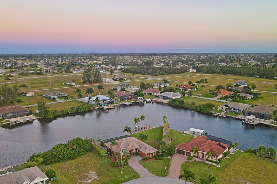 2111 NW 42nd Pl, Cape Coral, FL 33993