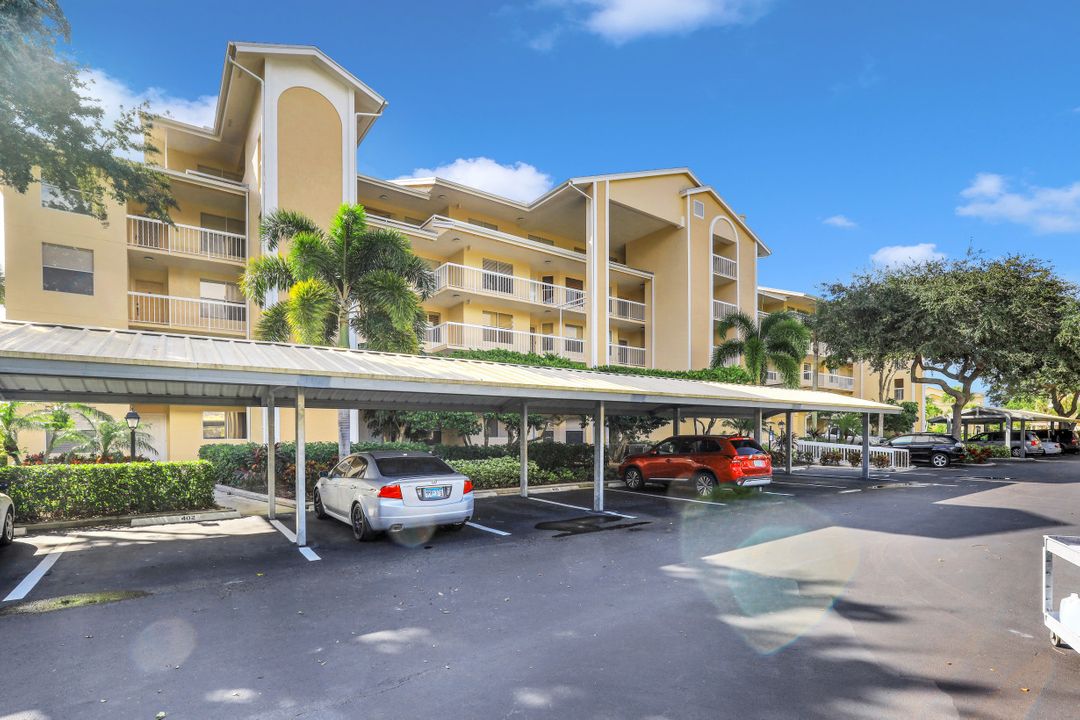 380 Horse Creek Dr #302, Naples, FL 34110