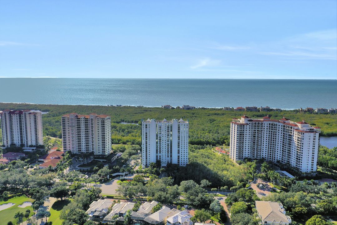 7515 Pelican Bay Blvd #3b, Naples, FL 34108