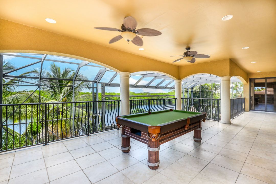 3828 Surfside Blvd, Cape Coral, FL 33914