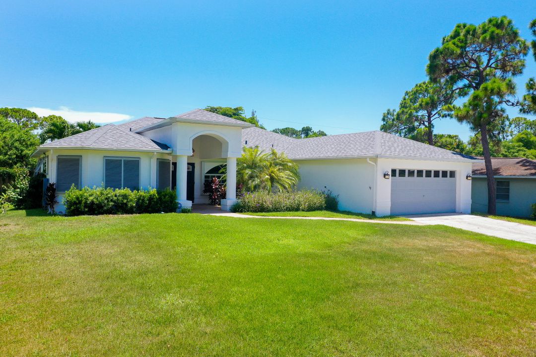 4567 Key Largo Ln, Bonita Springs, FL 34134