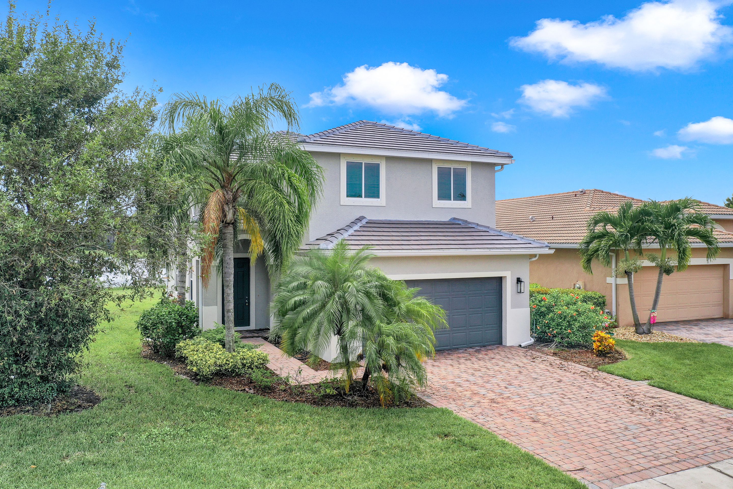 1557 Birdie Dr, Naples, FL 34120